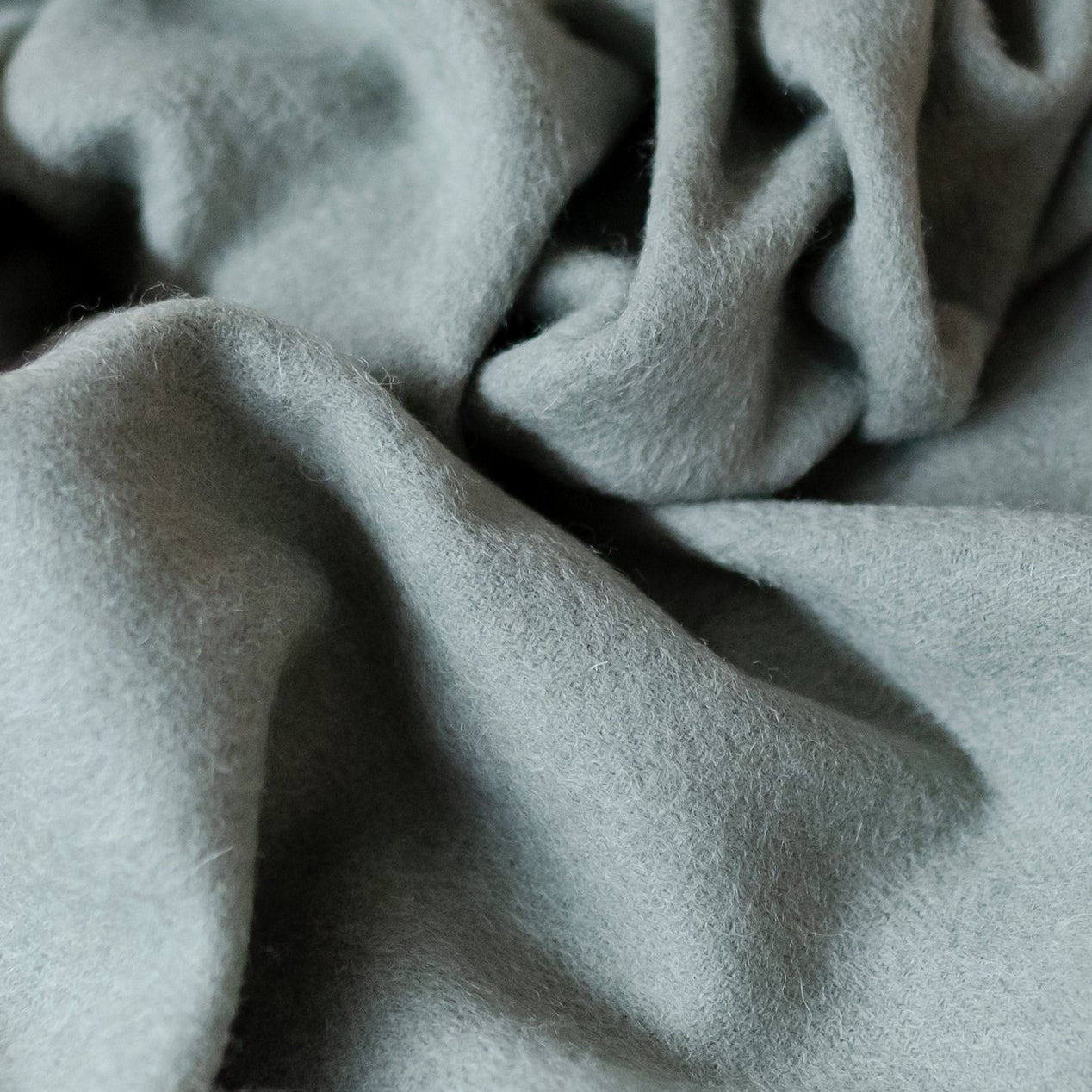 Luxurious Pure 100% Lambswool Blanket - Sage